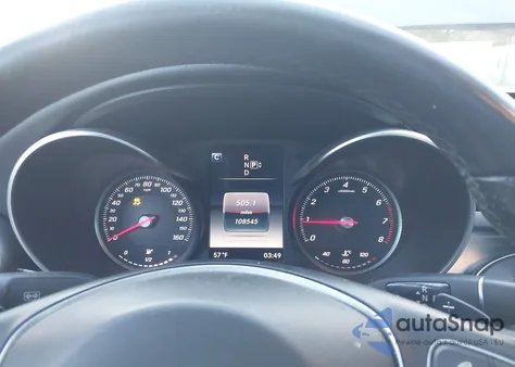 2015 Mercedes-Benz C 300 4Matic из США, поврежденный, VIN 55SWF4KB1FU066421